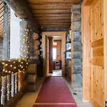 Alpine Grand Villa, Ski-in Ski-out By Aavalevi アパート *