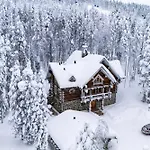 アパート Alpine Grand Villa, Ski-in Ski-out By Aavalevi レヴィ