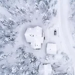 アパート Alpine Grand Villa, Ski-in Ski-out By Aavalevi *