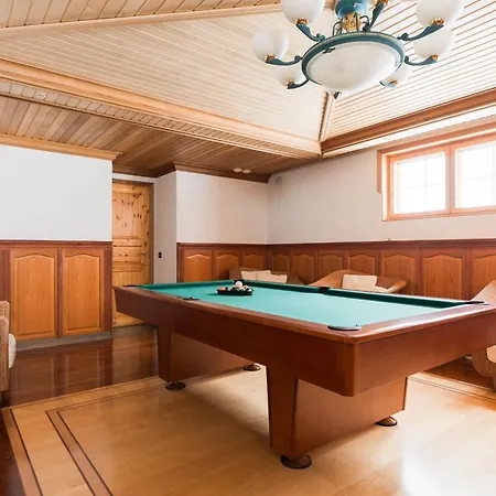 Apartment Alpine Grand Ski-in Ski-out By Aavalevi *